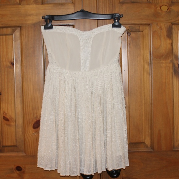 IVORY/WHITE 100% SILK DRESS. SWEETHEART STRAPLESS - Picture 2 of 6